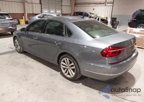 2019 Volkswagen Passat 2.0T Wolfsburg Edition из США, поврежденный, VIN 1VWLA7A39KC014571